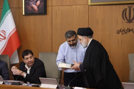 “کَی‌لانَنسی” کتاب پیشنهادی وزیر فرهنگ برای خواندن