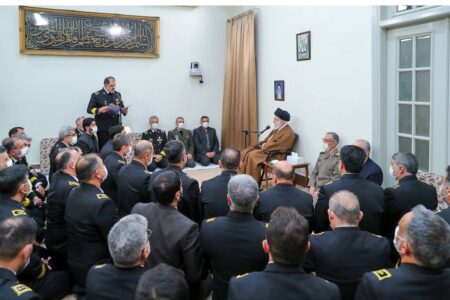دیدار فرماندهان نیروی دریایی ارتش با رهبر انقلاب