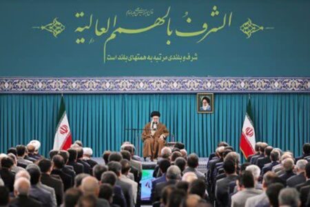 جمعی از تولیدکنندگان و فعالان اقتصادی با رهبر انقلاب دیدار کردند