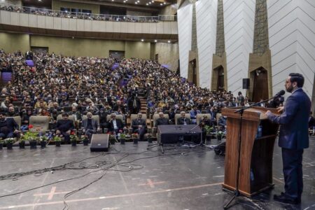حقایق با زبان هنر ماندگار می‌شود