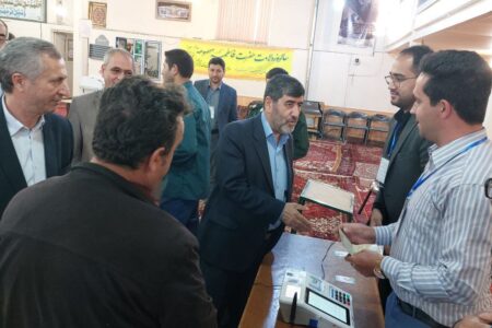 معاون استاندار آذربایجان شرقی از شعب اخذ  شهرهای گوگان و تیمورلو بازدید کرد