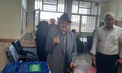 حضور مسن ترین رأی دهنده گوگانی با ۹۲ سال سن در انتخابات ریاست جمهوری ۱۴۰۳
