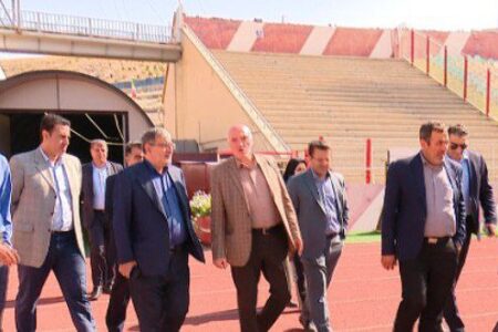 بازدید معاونان سازمان برنامه و بودجه از مجموعه ورزشی یادگار امام تبریز