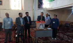معاون سیاسی، امنیتی و اجتماعی فرمانداری شهرستان آذرشهر رأی خود در گوگان به صندوق انداخت