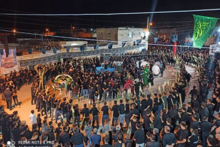 اجتماع باشکوه عاشوراییان دستجرد در شب عاشورا