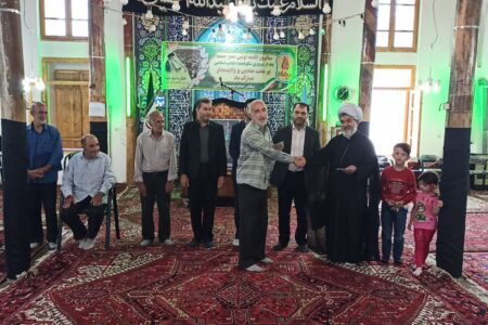 تجلیل از اعضای ستاد نماز جمعه و خبرنگار فعال این آیین عبادی و سیاسی در گوگان