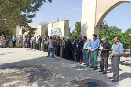 غبارروبی و گلباران مزار شهدای شهرهای گوگان و تیمورلو به مناسبت هفته دولت