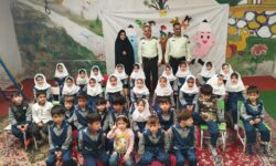 حضور فرمانده و پرسنل انتظامی گوگان در بین دانش آموزان مکتب الصادق