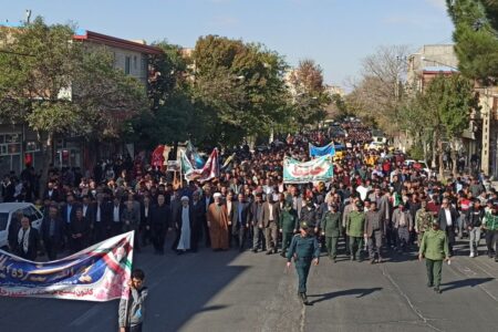 راهپیمایی ۱۳ آبان در منطقه گوگان برگزار شد