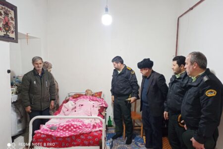 عیادت و دلجویی فرماندهان انتظامی شهرستان آذرشهر و بخش گوگان از پاکبان گوگانی به مناسبت روز پدر