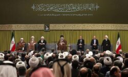 دیدار مسئولان نظام و سفرای کشورهای اسلامی با رهبر انقلاب