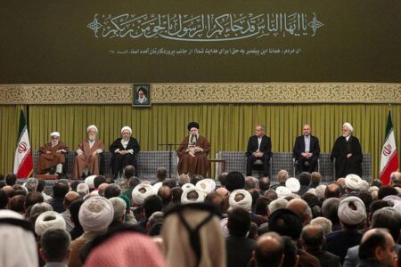 دیدار مسئولان نظام و سفرای کشورهای اسلامی با رهبر انقلاب