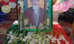 آیین گلباران تمثال امام راحل در گوگان
