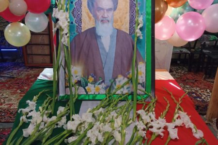 آیین گلباران تمثال امام راحل در گوگان