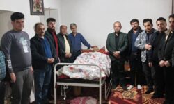 جوانان هیئت سیدالشهدا علیه السلام گوگان از رسول عباسی عیادت کردند