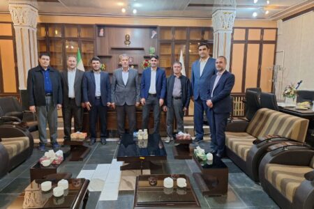 دیدار جمعی از رؤسای ادارات شهرستان آذرشهر با فرماندار شهرستان ملکان