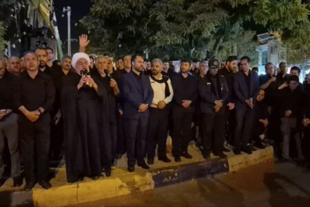 آیین سنتی «کوچه‌گشدی» در شب عاشورا با حضور مسئولان در گوگان برگزار شد