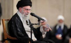 حضور و سخنرانی رهبر معظم انقلاب در مراسم عزاداری شهادت امام رضا علیه‌السلام