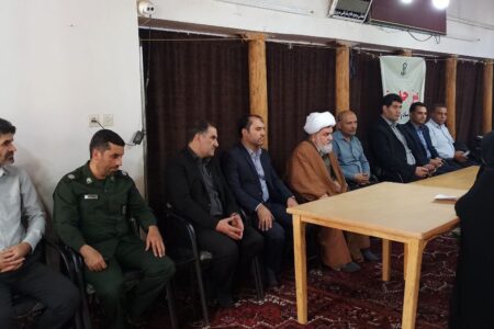 میز خدمت با حضور مسئولان منطقه گوگان به مناسبت هفته دولت برگزار شد